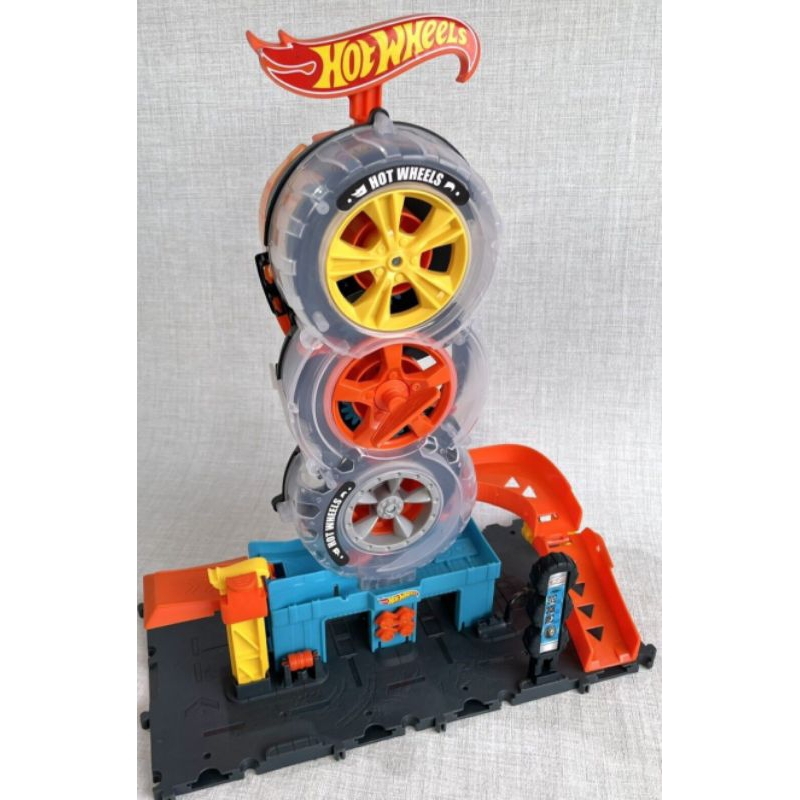 Hot Wheels City Super Twist Tire Shop