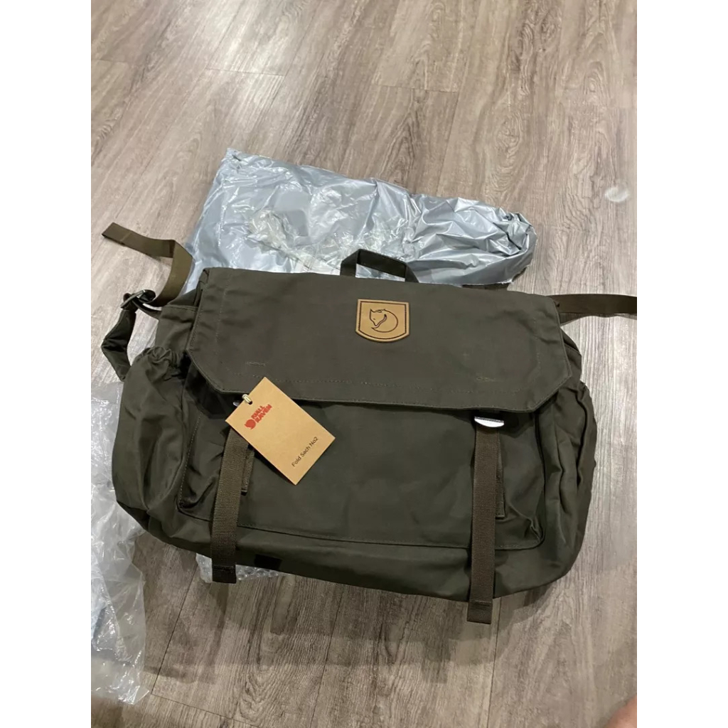 Fjallraven Foldsack No. 2 laptop Crossbody Bag durable water resistant G 1000 fabric 15.6 laptop compartment