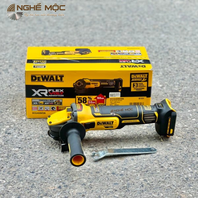 Dewalt DCG409VSNB1 Angle Grinder With Speed Adjustment Shopee Malaysia