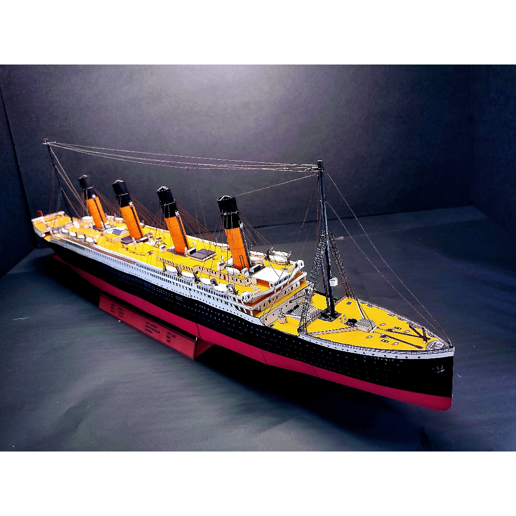 Paper Boat Model - British Passenger Ship Rms Titanic 