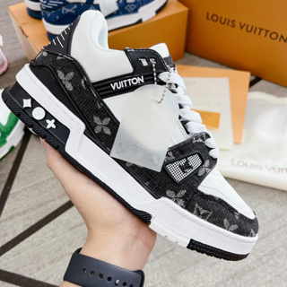 sepatu sneakers Louis Vuitton Rivoli High Black & White Sneakers