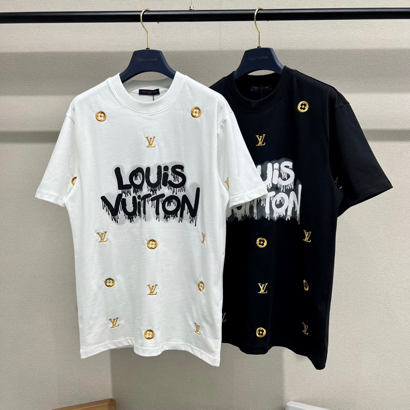 T-shirt with printed logo on the chest