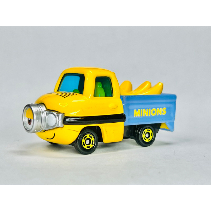 Hobby Store Tomica Universal Studios Minion Stuart Model Car Mini Van