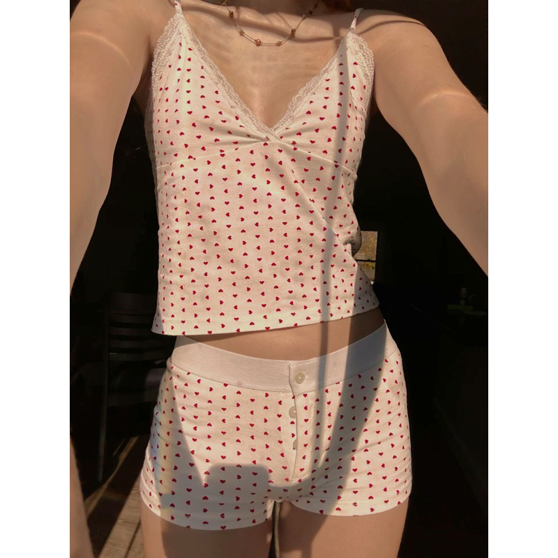 Brandy Melville Set twowire shirt and amara heart print pants (Set of twowire small version
