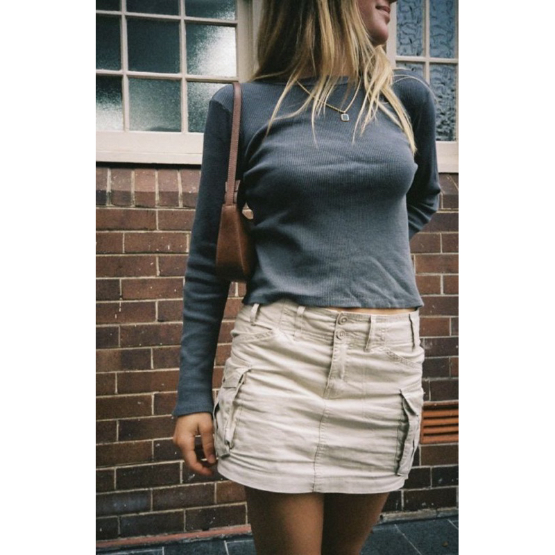 Brandy Melville Bevelyn Cargo mini Skirt (mini Skirt With Buttons And Two Front Pockets