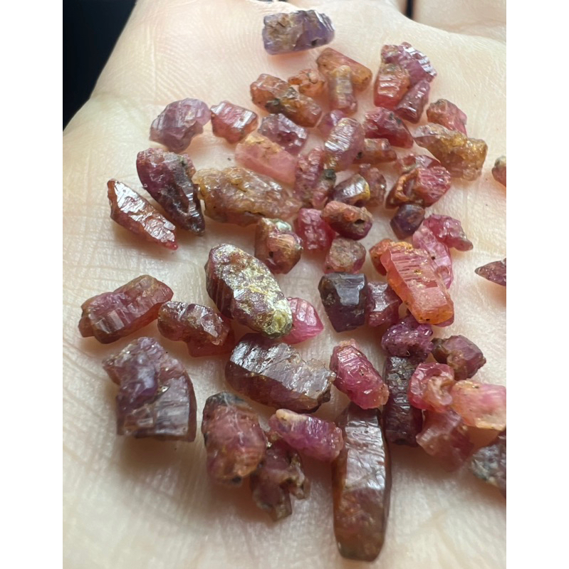 32ct lot of mini ruby, dog teeth, large as rice grains | Shopee Malaysia