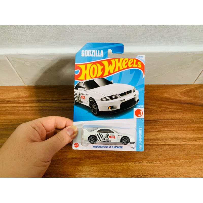 Hot Wheels 2024 Nissan Skyline GT-R33 Godzilla HTC44 Model Car In White ...