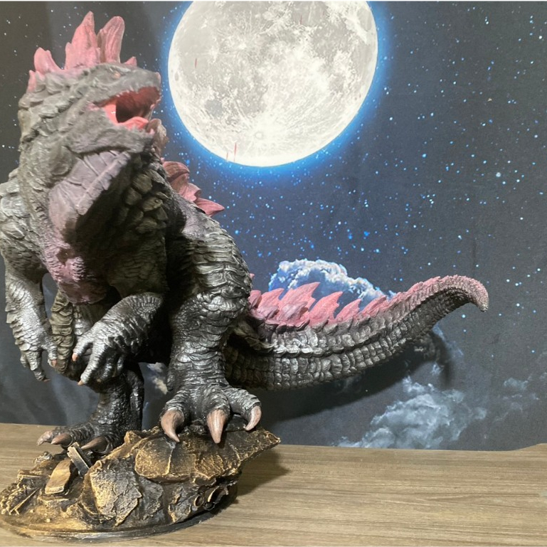 Super huge Godzilla model, size from head to tail, 90cm long, weighs ...