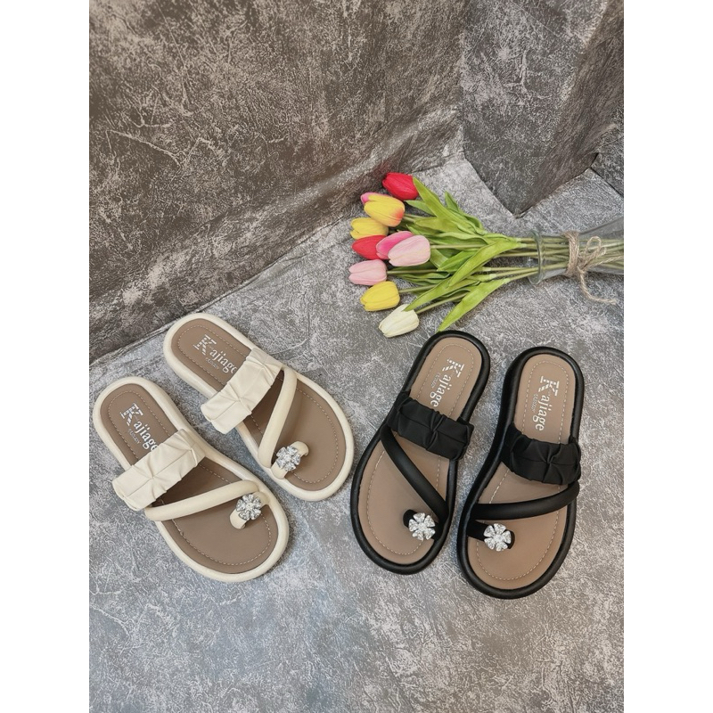 Soft Smooth Flip-Flops Inlaid Flowers And Rhinestone With Ruffle Strap ...