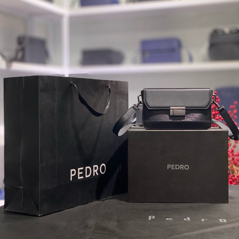 Pedr men's bag with cross-legged flip-flops and convenient compact box ...