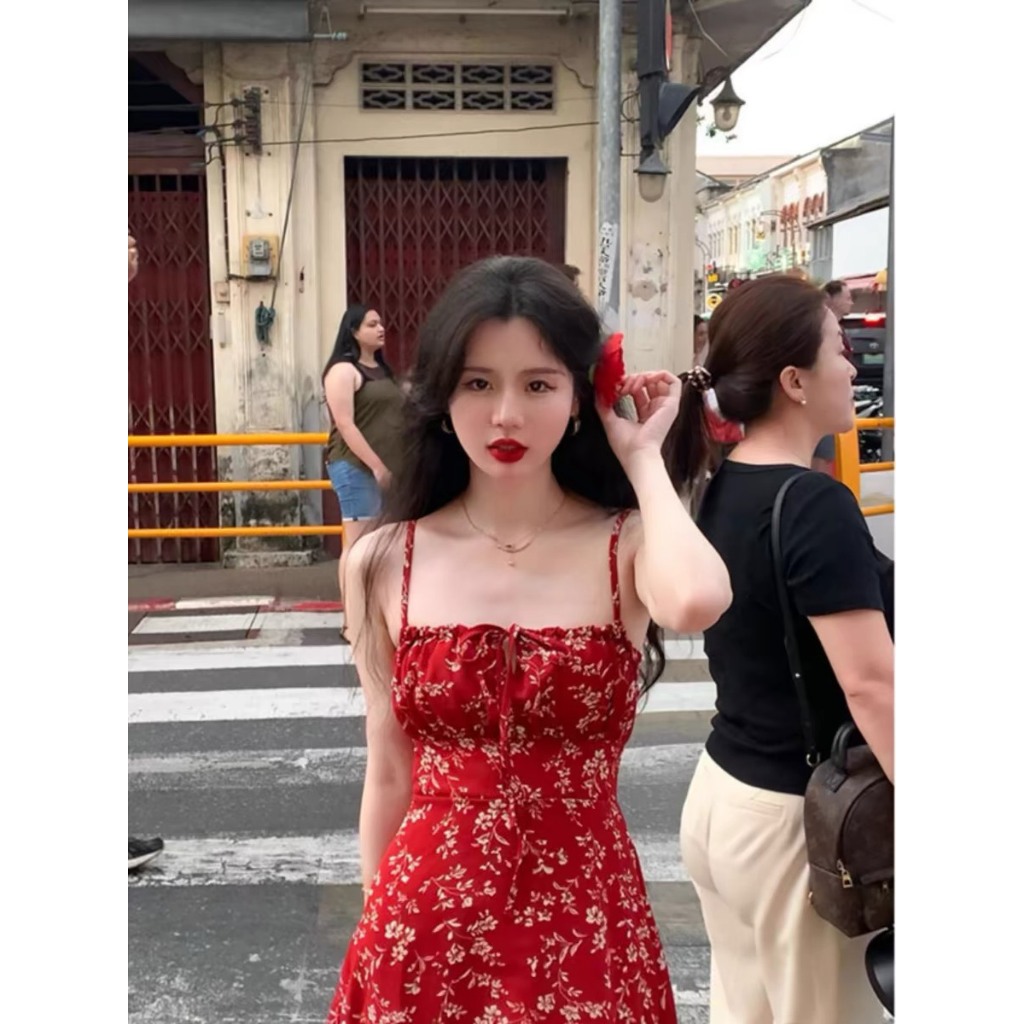 Red floral strapless dress with slim waist and short flared French ...