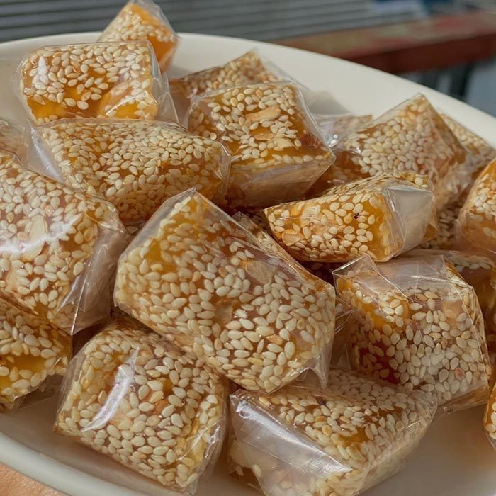 Hue sesame candy is less sweet | Shopee Malaysia