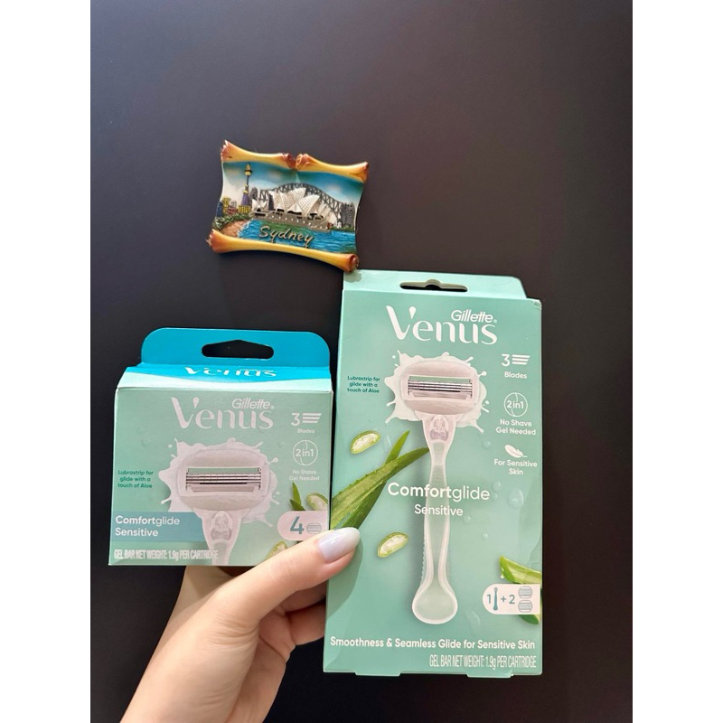 Comfortglide Sensitive butter Razor (1 removable + 2 ends) | Shopee ...