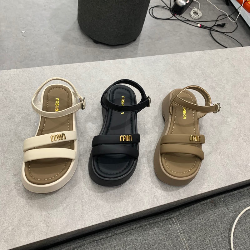 Women's sandals with cross straps and flat soles, high-end products ...
