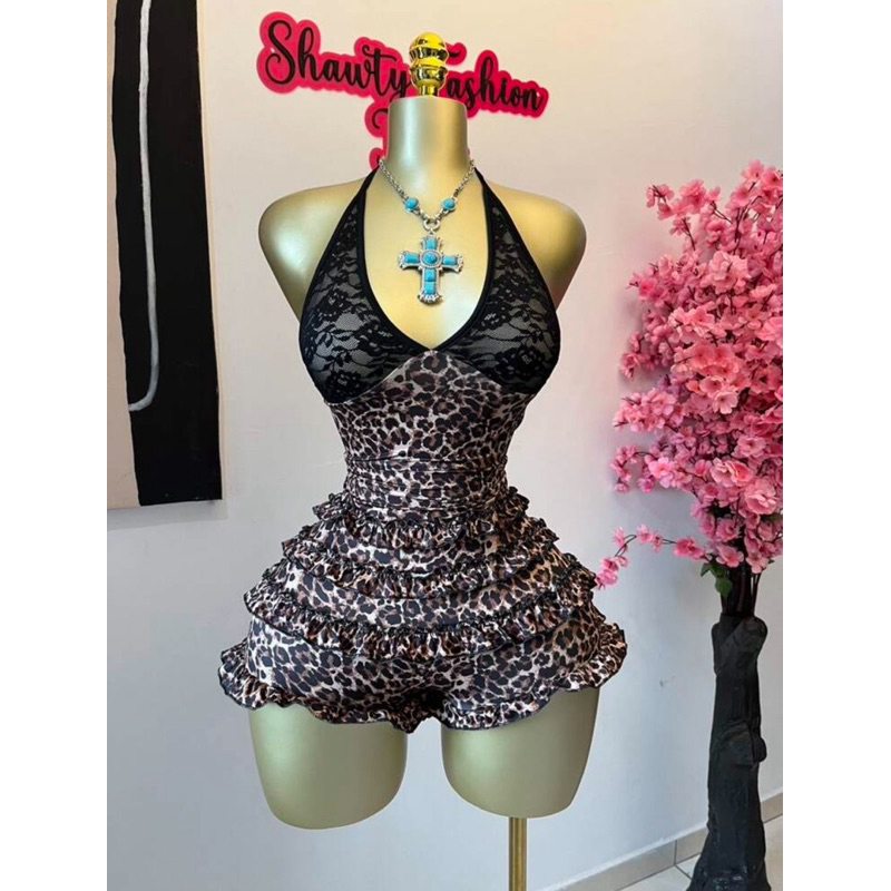Jumpsuit with halter neck and backless silhouette (size chart last