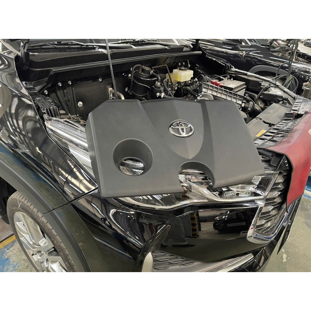 TOYOTA INNOVA CROSS 2024-2028 engine cover is durable, beautiful and ...