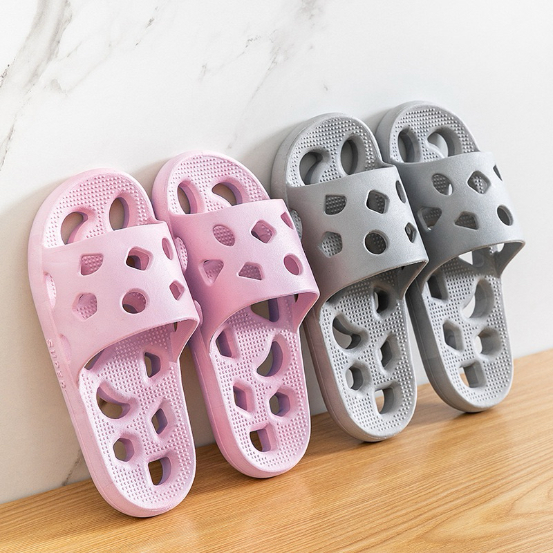 Indoor slippers, bathroom and toilet slippers with ventilation