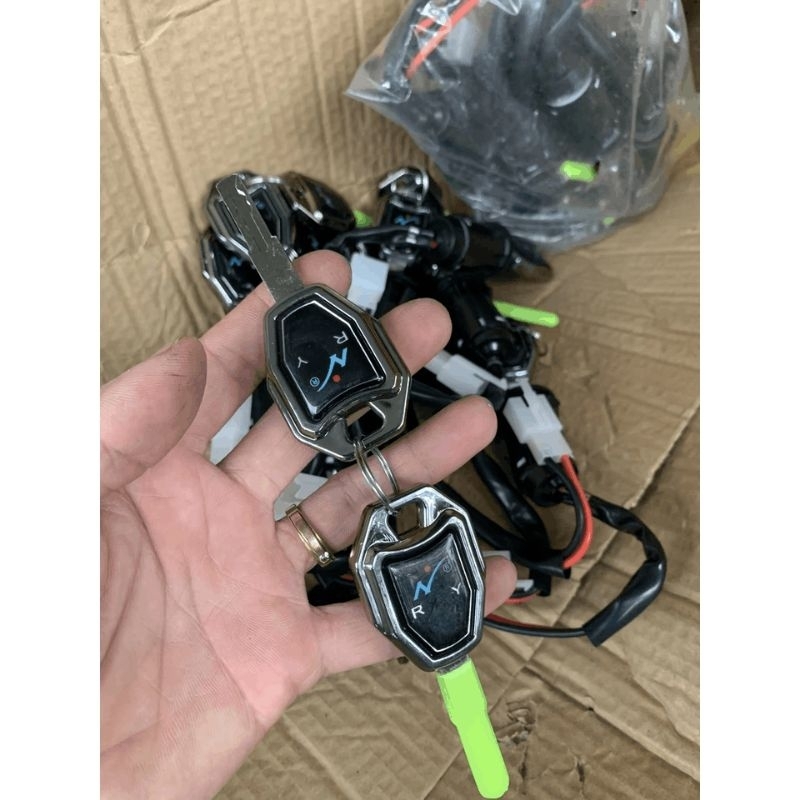 Single electric motorbike lock with 2 MILLING keys installed with Xmen ...