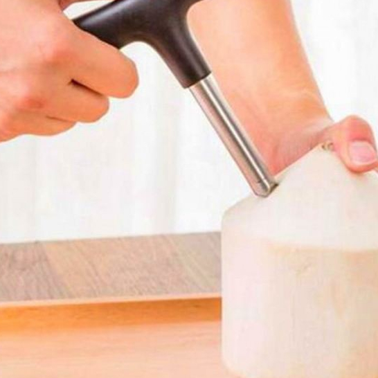 Coconut chisel to separate coconut shells to get water | Smart premium ...