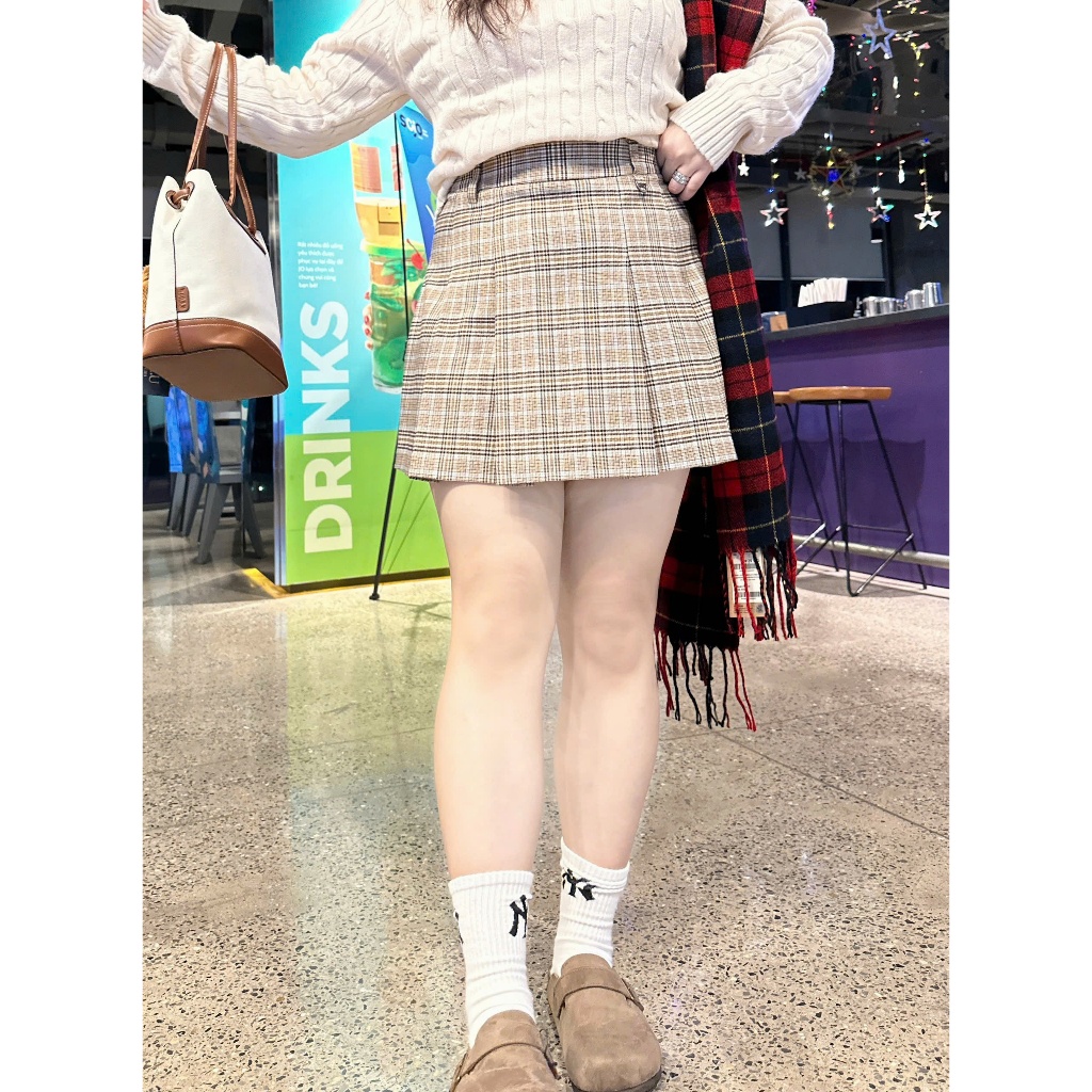 [100% Authentic - REAL PHOTOS INCLUDED] WHO.A.U Check Pattern Skirt ...