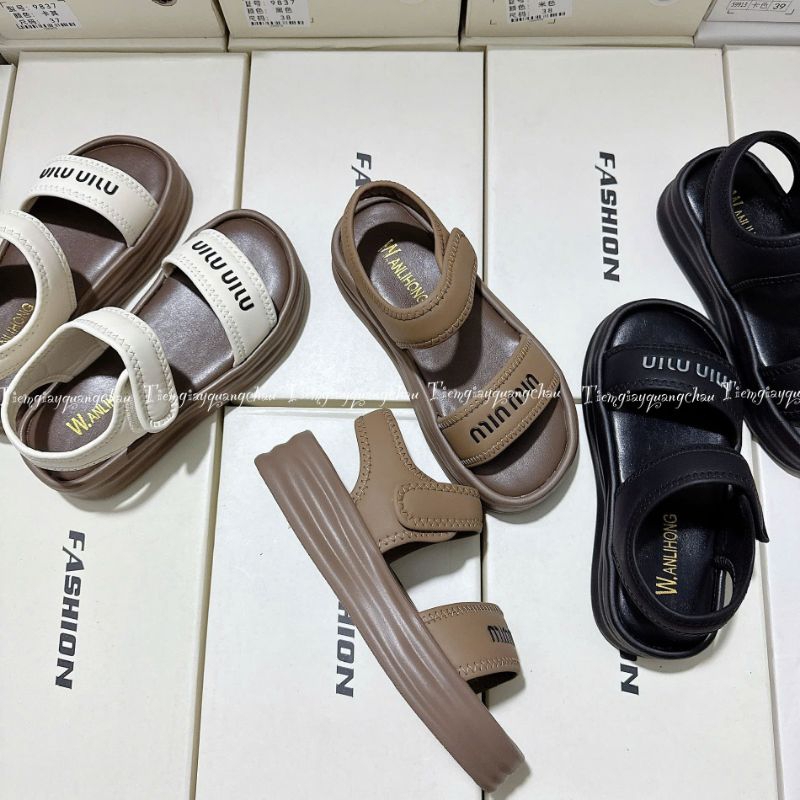Miu 25C Slippers Gold Leather 235285