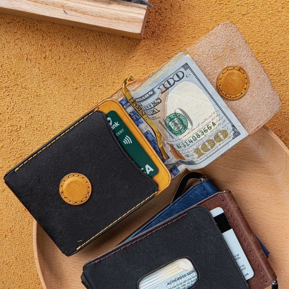 Men's Horizontal Folding Leather Wallet made of herbal leather, money ...
