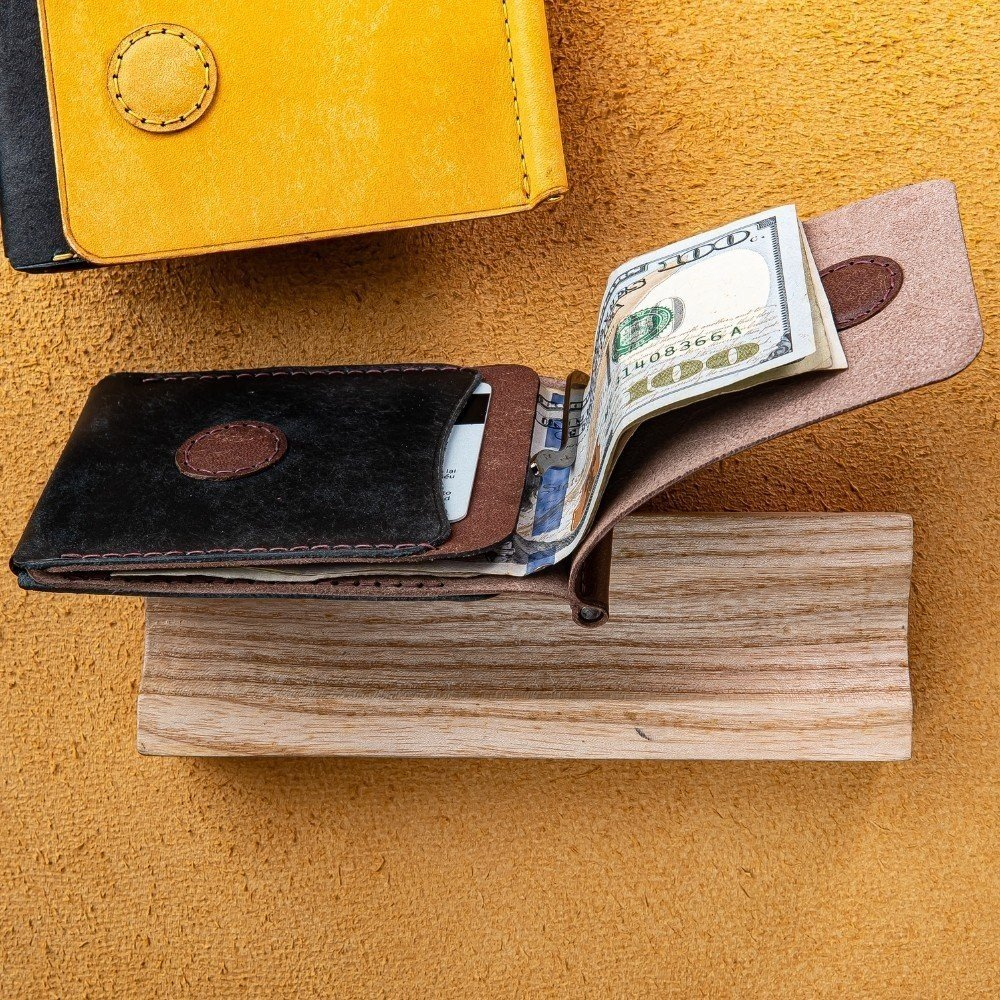 Men's Horizontal Folding Leather Wallet made of herbal leather, money ...