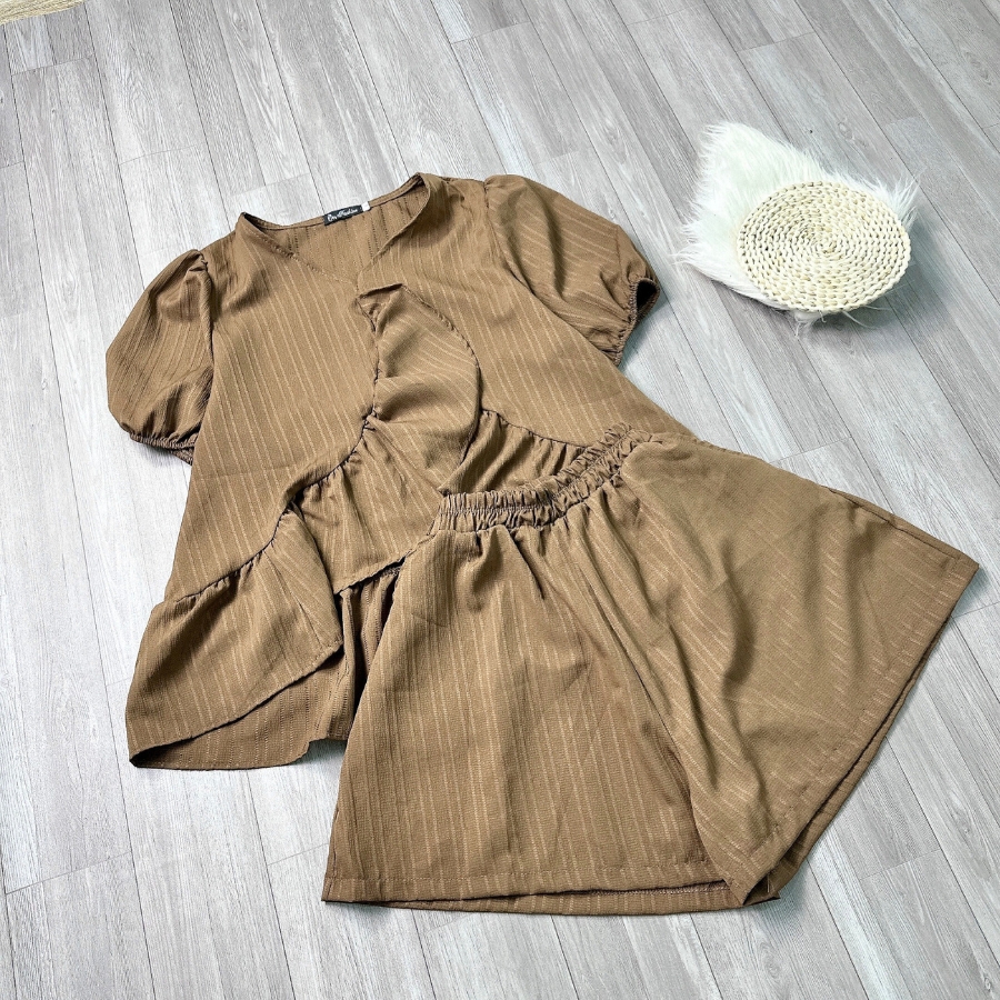Set Of bigsize Female bigsize Clothes With Cross Flap Sleeves With ...