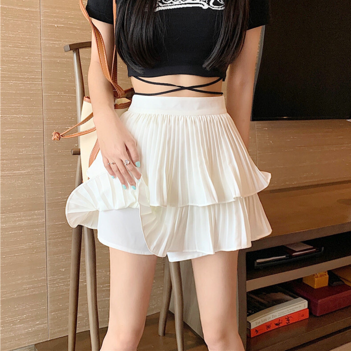 Floating two-layer big-size pleated skirt with flared shape, high waist ...