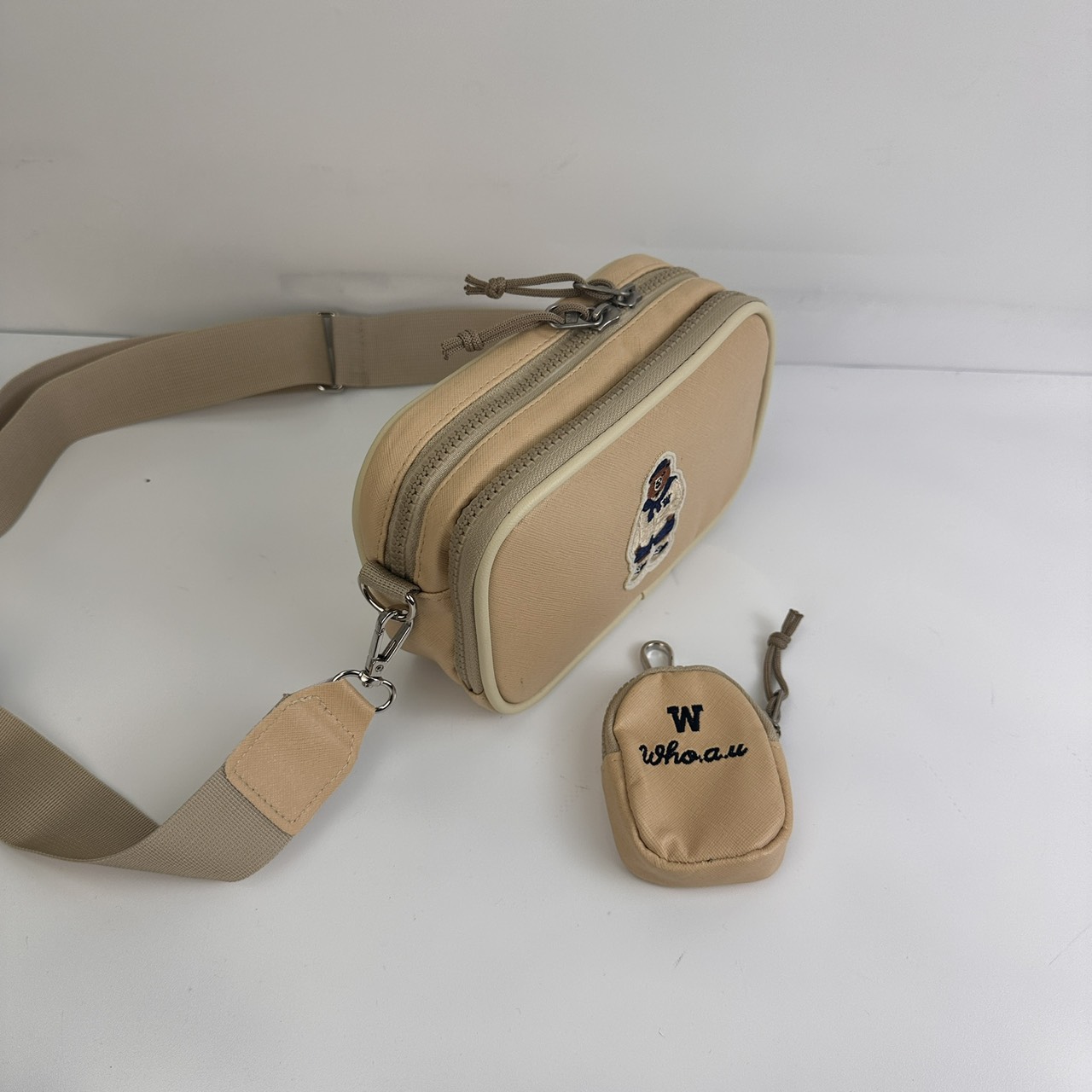 【WHO.A.U】Steve Sling Bag[B] Steve Sling Bag[B] - 후아유닷컴