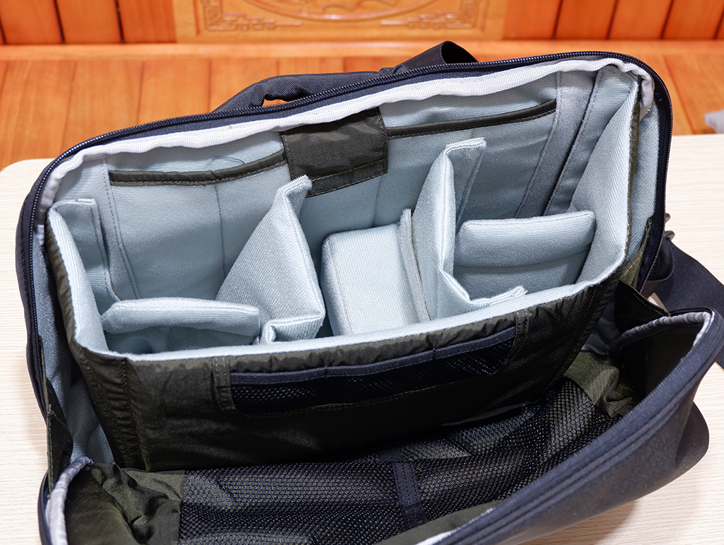 Crumpler Quick Escape Sling L Camera Backpack - Real Photo | Shopee ...